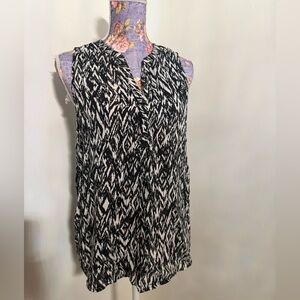 Faded Glory Black and White Abstract Blouse